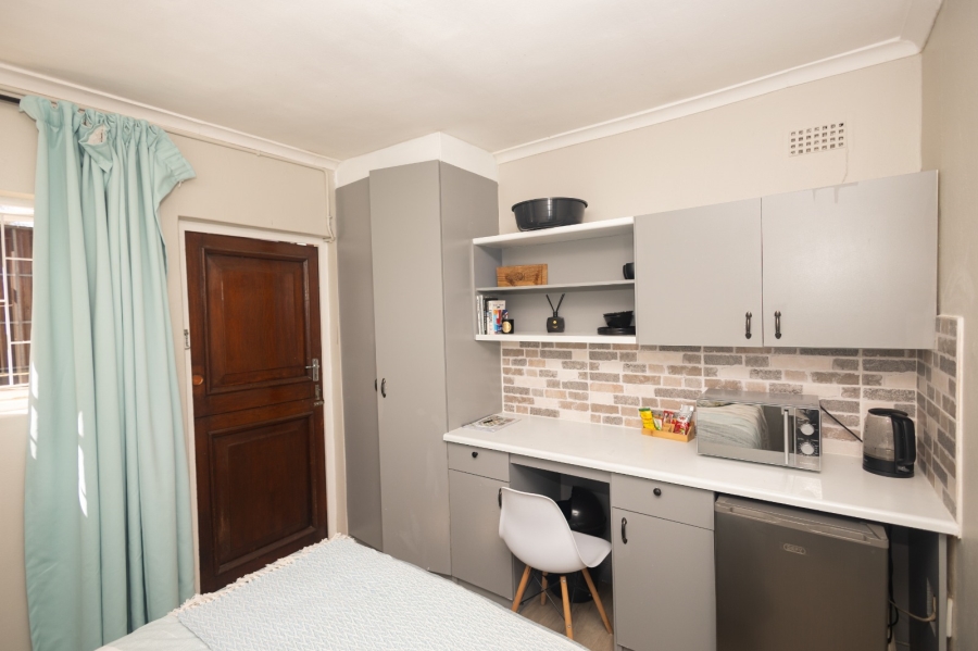 To Let 5 Bedroom Property for Rent in De Bron Western Cape